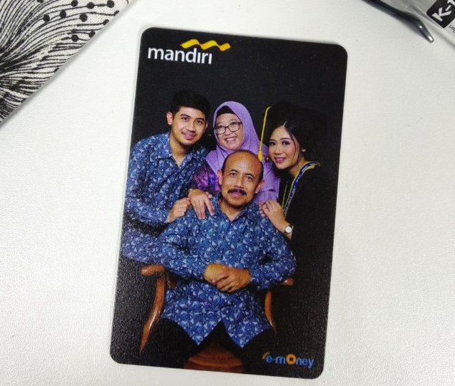 Cetak E-Toll Custom Keluarga, Liburan Makin Seru