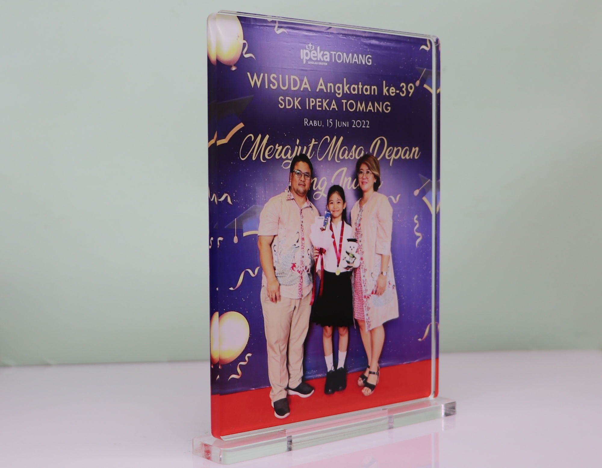 Plakat Akrilik Ketebalan 10mm detail