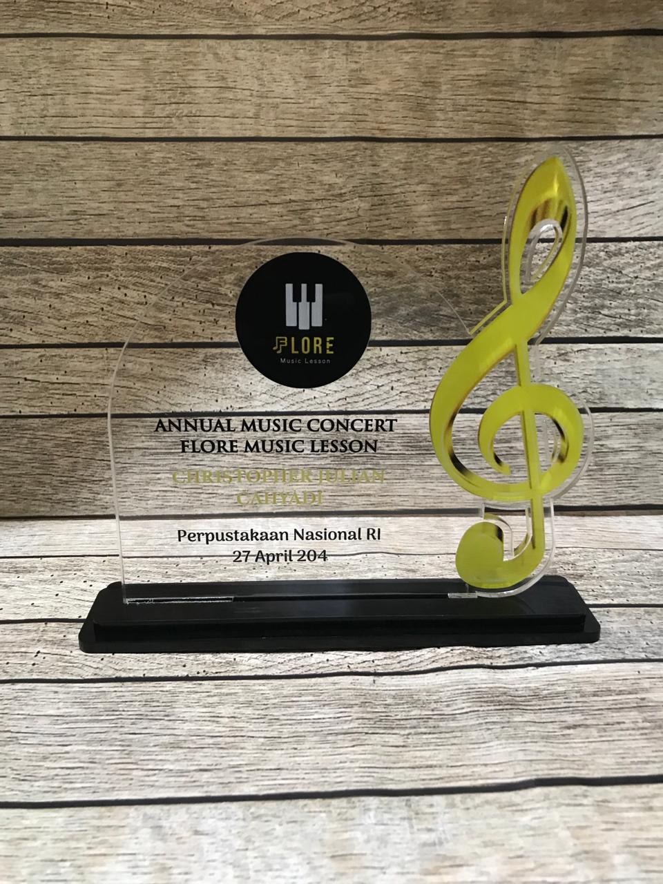 Plakat Akrilik Ketebalan 10mm detail