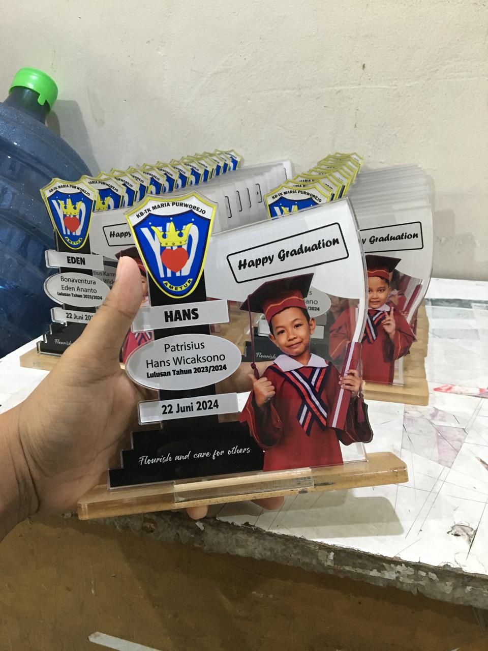 Plakat Akrilik Ketebalan 8mm detail