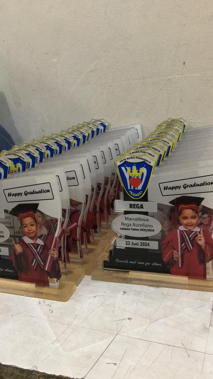 Plakat Akrilik Ketebalan 3mm detail